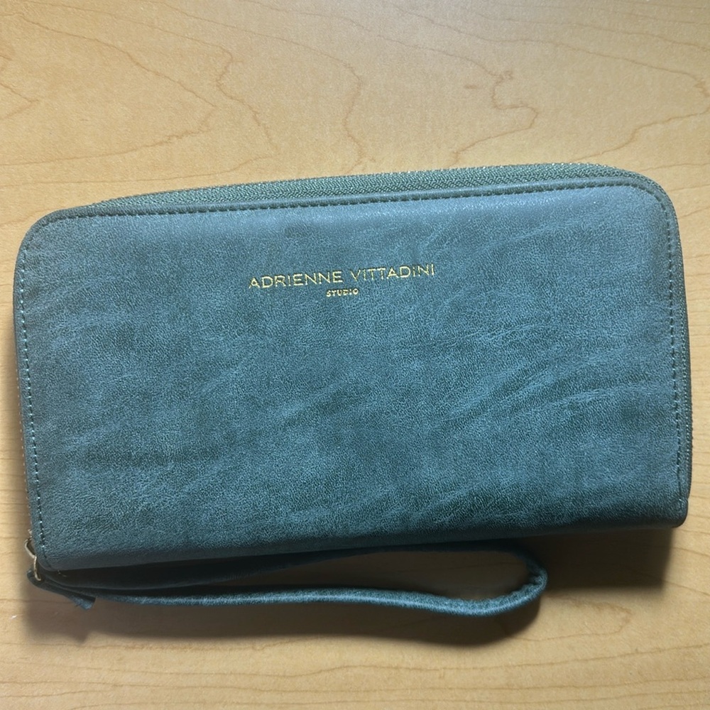 Free w/Purchase Adrienne Vittadini Studio Zip-Closure Wallet